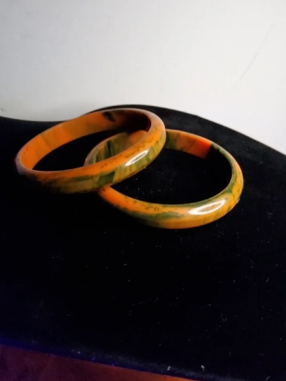 Vintage Bakelite Butterscotch And Green Swril Bangles. - Picture 2 of 8